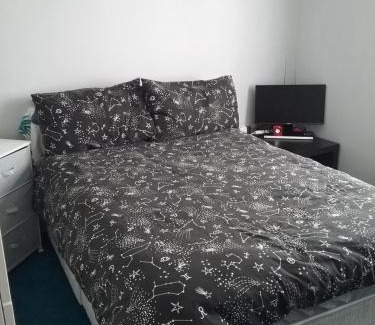 Clacton-on-Sea Casa | medium sized room in my bungalow