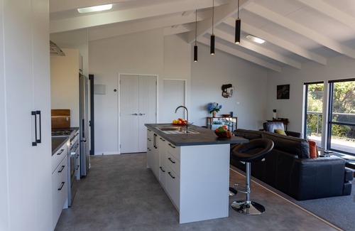 Tryphena Casa | Medland Magic-enjoy privacy, views and the beach