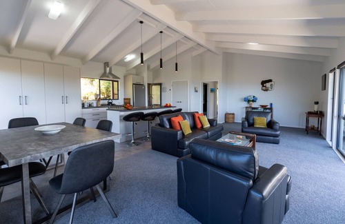 Tryphena Casa | Medland Magic-enjoy privacy, views and the beach
