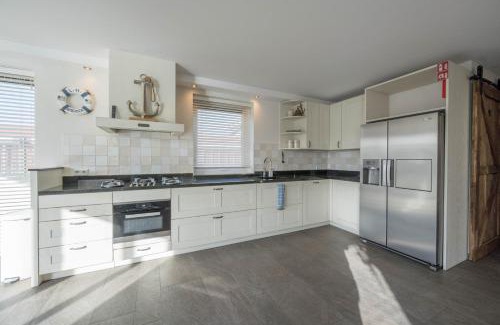 Municipality of Uitgeest Apartamento | Meerzicht 71 - Perfectly suited for 6 persons