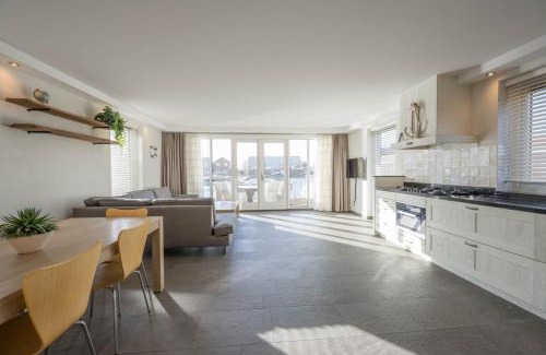 Municipality of Uitgeest Apartamento | Meerzicht 71 - Perfectly suited for 6 persons