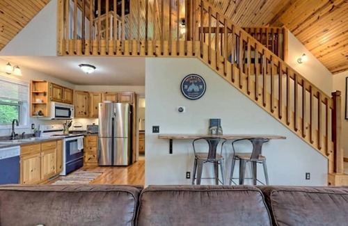 Mountain City Cabina | Meet Morning Dew! The Place For Mountain Views!