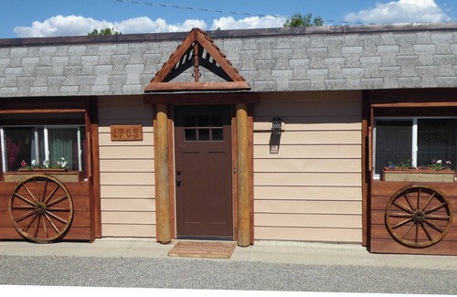 Meeteetse Casa | Meeteetse 3B/2B *Warm*Cozy* Great Views!*6 Adults+Kids under 18