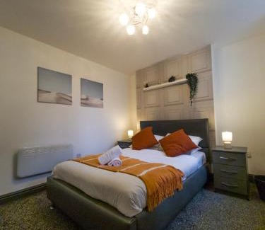 Riverside Apartamento | Mega Value Stay - 7 Beds, Keyless Entry, City 5 min walk BY PROPERTY PROMISE