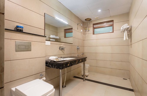 Bhagsu Nag Complejo | Meghavan Resort By DLS Hotels