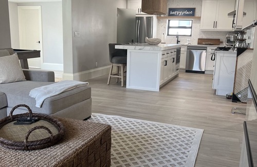 Naples Park Cabaña | Meg’s Beach Cottage- Walk/Bike to Vanderbilt Beach. Heated Pool/ Pool Table