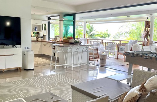 Punaauia Condominio | Meherio Beach Carlton- Tahiti - beachfront luxury residence & pool