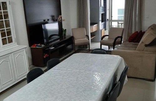 Andorinha Apartamento | Meia Praia - apartamento com sacada ampla e churrasqueira, próximo a praia e a avenida principal.
