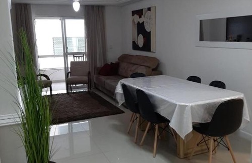 Andorinha Apartamento | Meia Praia - apartamento com sacada ampla e churrasqueira, próximo a praia e a avenida principal.