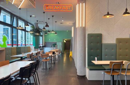 Mitte Hotel | MEININGER Hotel Berlin Hauptbahnhof