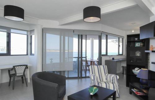 Għadira Apartamento | Mel 1 2bed Seaview In Ghadira By Homely