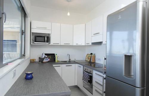 Għadira Apartamento | Mel 1 2bed Seaview In Ghadira By Homely