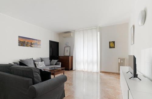 Ponte Seveso Apartamento | Melchiorre Trilocale d epoca Ampio e Luminoso