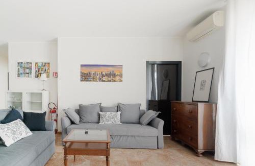 Ponte Seveso Apartamento | Melchiorre Trilocale d epoca Ampio e Luminoso