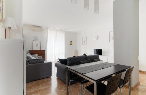 Ponte Seveso Apartamento | Melchiorre Trilocale d epoca Ampio e Luminoso
