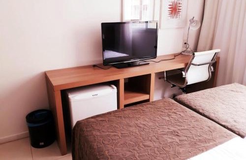 Jacarepagua Apartamento | MELHOR Localização na Barra da Tijuca- Apartamento com Ar, wifi, microondas