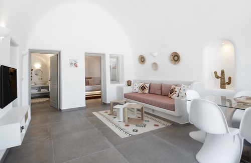 Finikia Hotel | Mellow Luxury Cave