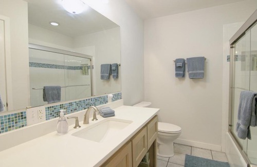 Zilker Casa | Mellow Yellow