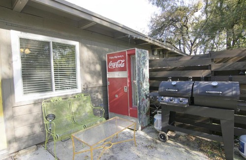 Zilker Casa | Mellow Yellow