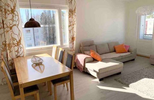 Itainen District Apartamento | #MELLUNMÄKI · Renovated 3 bedroom apt next to metro