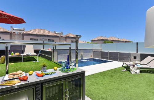 Costa Meloneras Villa | Meloneras Hills 19 With Pool by VillaGranCanaria