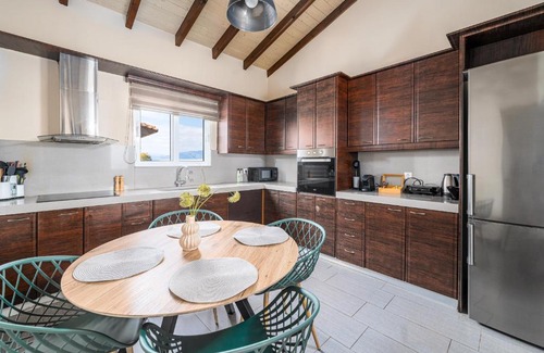 Aigialeia Casa | Meltemi Beach House - a seaside Luxury maisonnette