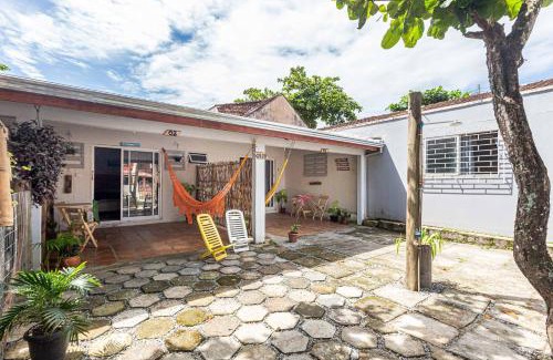 Pontal do Parana Casa | Memora Guesthouse Pontal do Paraná - Suíte a duas quadras da Praia e perto da Ilha do Mel