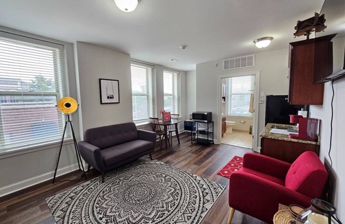 Champaign Apartamento | Memorable Stay at The Inman - 216