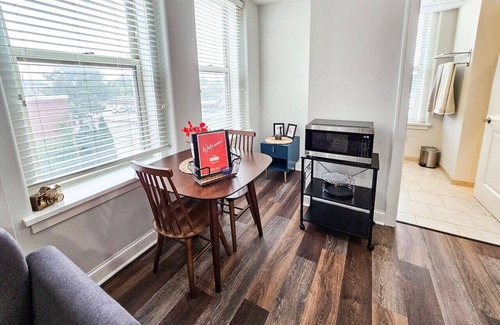 Champaign Apartamento | Memorable Stay at The Inman - 216