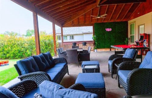 Lockhill Estates Casa | Memorable Vacations 5 stars- 5 min from airport