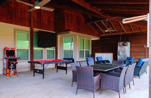 Lockhill Estates Casa | Memorable Vacations 5 stars- 5 min from airport