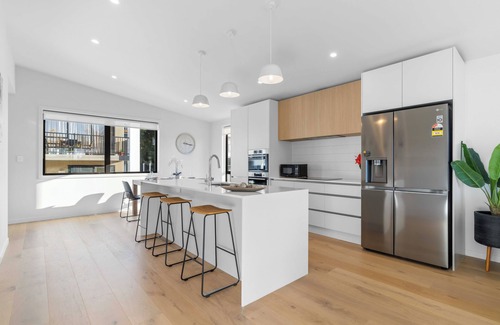 Tauranga Cabaña | Memorial View - Tauranga Holiday Home