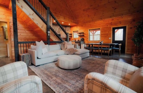 McArthur Cabina | Memories at Hillside A Modern Cabin Hocking Hills
