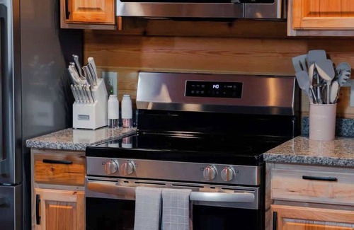 McArthur Cabina | Memories at Hillside A Modern Cabin Hocking Hills