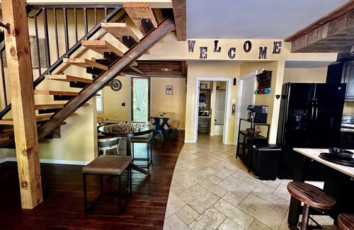 Mount Berry Cabina | Memories in the Woods | Cozy Cabin Retreat on 5 Acres
