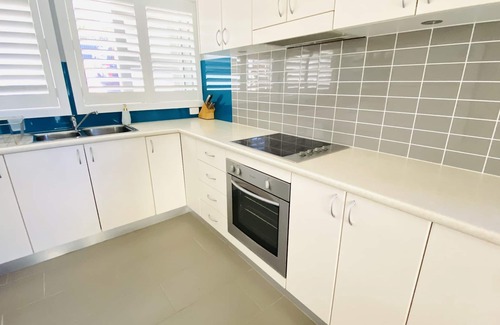 Dalmeny Casa | Memories Lakehouse at Dalmeny - pet friendly, waterfront, Sunday check out 3pm!