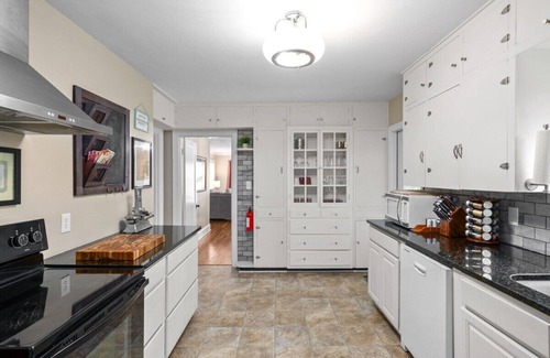 Clarksville Casa | Memories on Madison | Entire Home w/ Game Room & Outdoor Fire Pit (102 Madison Ter)