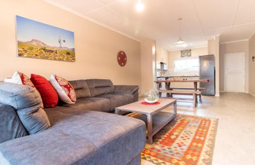 Oudtshoorn Apartamento | Memories Self-Catering at 5 on Smith