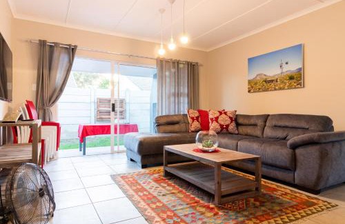 Oudtshoorn Apartamento | Memories Self-Catering at 5 on Smith