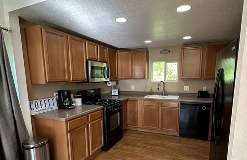 Wolcottville Casa | Memory Maker; 5 lakes, fire pit, winery, Notre Dame