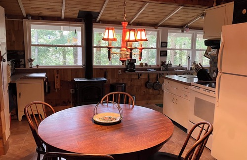 Lake Luzerne-Hadley Cabina | Memory Maker Cabin w private lakeside dock - 10 miles from Lake George