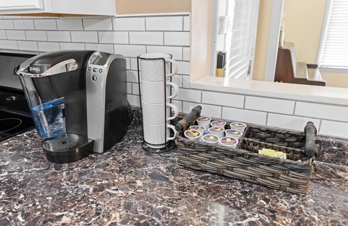 Memphis Casa | Memphis Hideaway - 5 mins to UofM! Central location, large backyard, & sleeps 7!