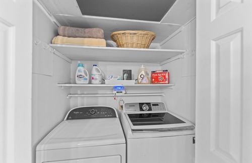 Memphis Casa | Memphis Hideaway - 5 mins to UofM! Central location, large backyard, & sleeps 7!