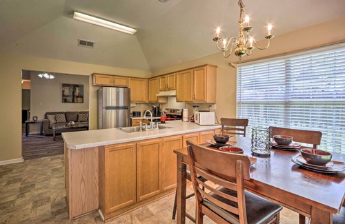 Lakes of Forest Hill Casa | Memphis House w / Yard 25 minutos a la calle Beale!