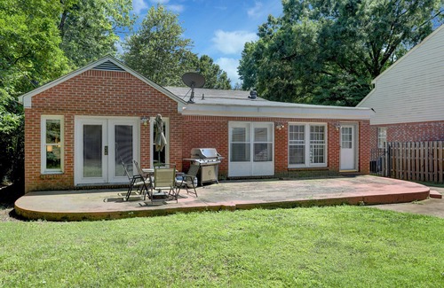 University District Casa | *Memphis themed house minutes away from Beale, Zoo, Museums!