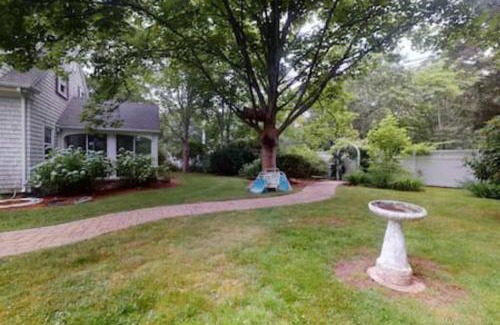 East Falmouth Casa | Menauhant Beach Paradise