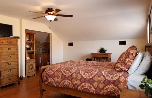 Fredericksburg Cama Y Desayuno | Mendelbaum Winery Loft West
