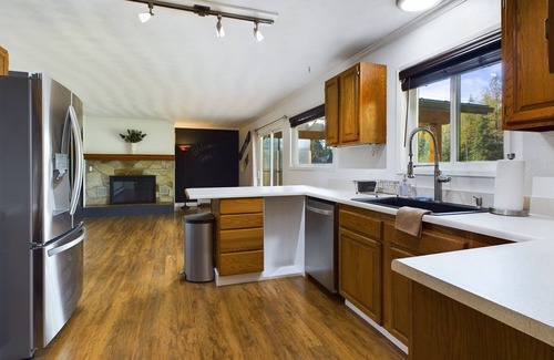 Mendenhall Valley Casa | Mendenhall River Views-Single Level-Covered Deck