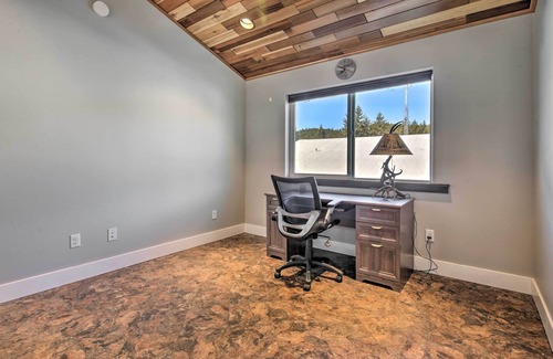 Juneau Apartamento | Mendenhall Valley Escape w/ Furnished Deck!