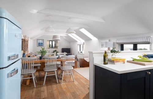 Trenance Casa | Menehay - a three bedroom house close to Mawgan Porth, sleeping 6 guests